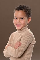 Donker bruine schoolfoto achtergrond halfportret