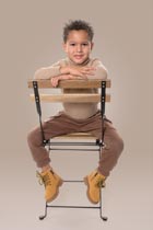 Licht beige achtergrond volportret