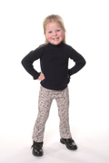 Schoolfoto met voeten, volledig in beeld